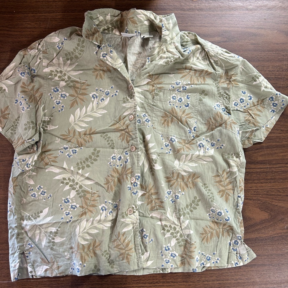 Women’s elements blouse great for hot weather size 16/18